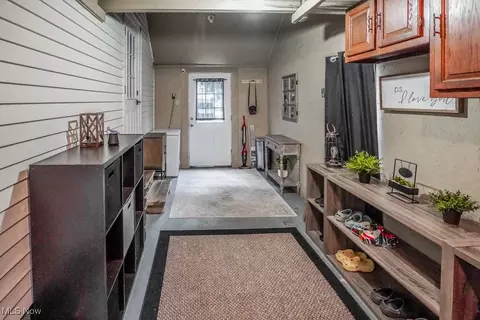 Entry Way - 4649 15th St NW, Canton, OH 44708 photo 4 of 5