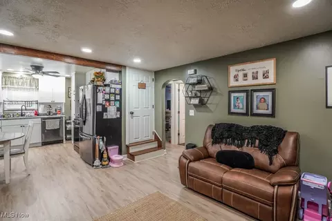 Entry Way - 4649 15th St NW, Canton, OH 44708 photo 1 of 5
