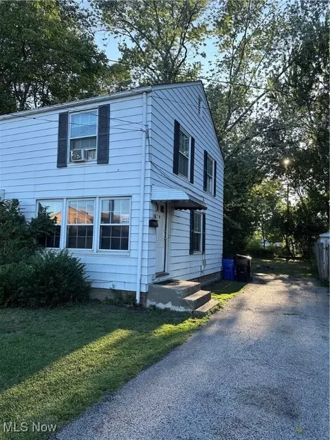 3318 W 140th St, Cleveland, OH 44111