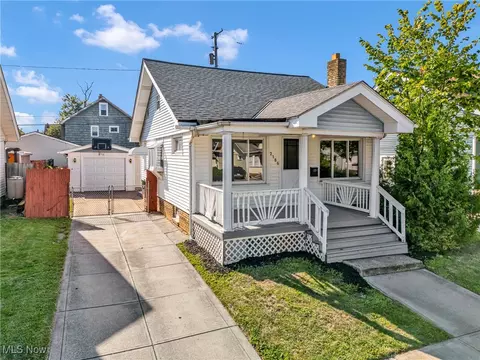 2186 Olive Ave, Lakewood, OH 44107