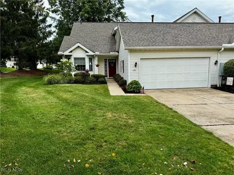 220 Steeplechase, Willoughby Hills, OH 44092