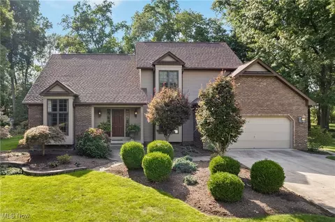 60 Indian Hills Dr, Tallmadge, OH 44278