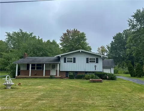 972 Wilson Sharpsville Rd, Cortland, OH 44410