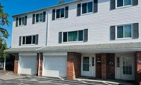 2021 Presidential Pkwy #F52, Twinsburg, OH 44087