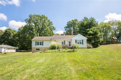 1763 Ambre Dr, Akron, OH 44312