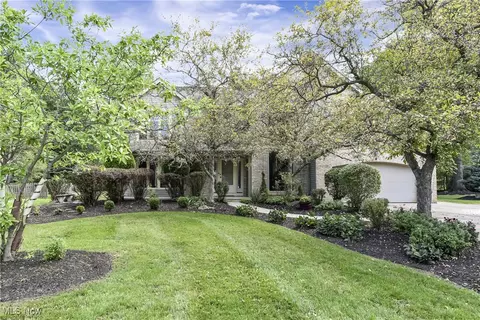 1909 Holdens Arbor Cir, Westlake, OH 44145