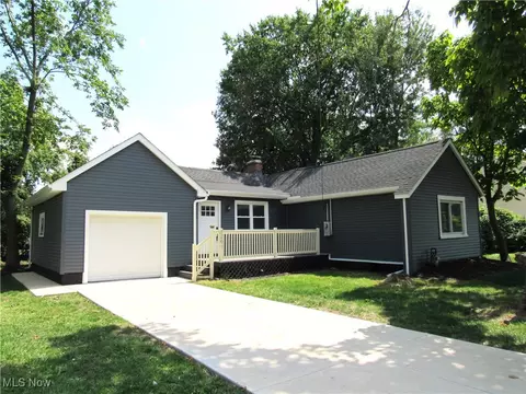5265 W 149th St, Brook Park, OH 44142