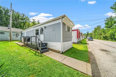 9735 Chillicothe Rd #60, Kirtland, OH 44094