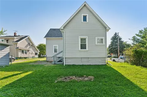 14631 Granger Rd, Maple Heights, OH 44137 photo 4