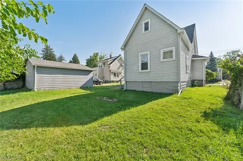 14631 Granger Rd, Maple Heights, OH 44137 photo 5
