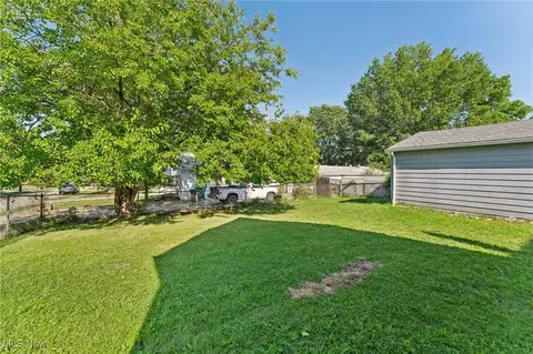 14631 Granger Rd, Maple Heights, OH 44137 photo 8