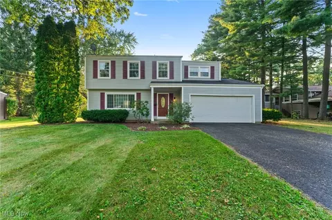 926 Brucewood Dr SE, Warren, OH 44484