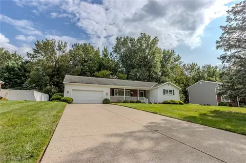 10258 Cherry Hill Dr, Painesville, OH 44077