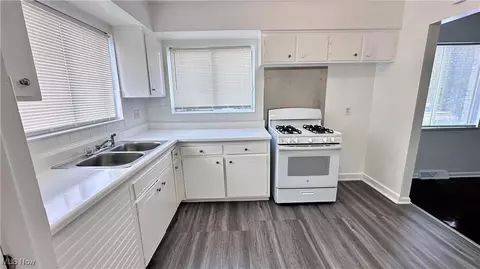 1300 E 276th St #1F, Euclid, OH 44132 photo 6