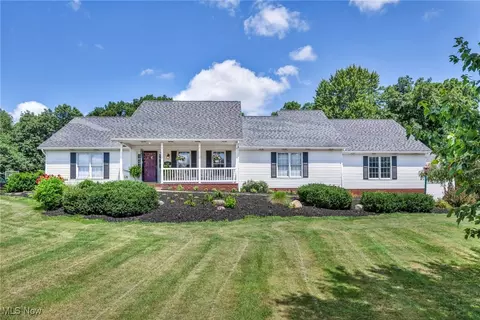 3251 Ensenada St NE, Hartville, OH 44632
