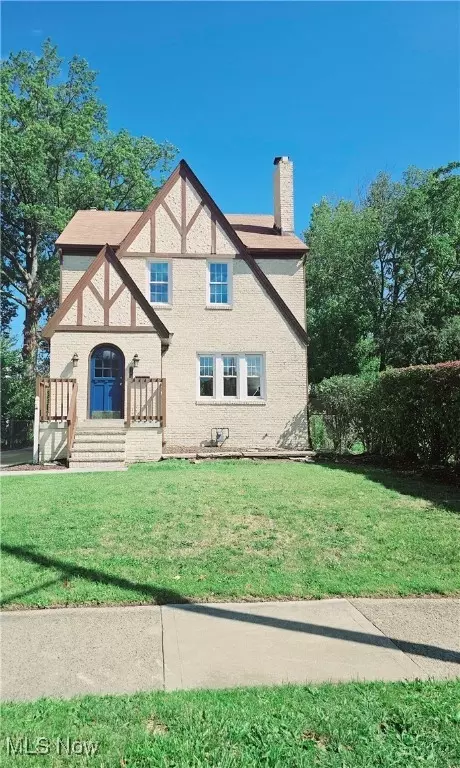 1009 Nela View Rd, Cleveland, OH 44112