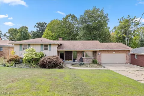 111 Woodland Park, Wintersville, OH 43953