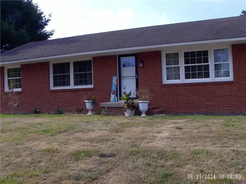 700 Mar Sue Dr, Zanesville, OH 43701