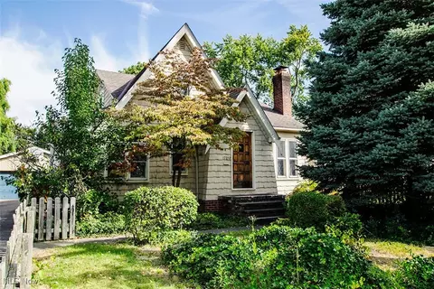 17012 Woodbury Ave, Cleveland, OH 44135