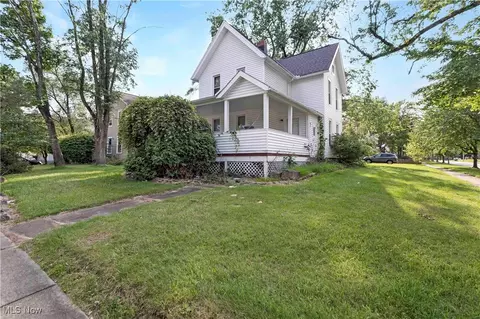 145 N Vine St, Medina, OH 44256