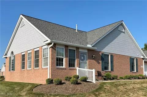 1711 Sonora St NW, Uniontown, OH 44685