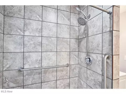 Bath - 7334 Cadle Ave, Mentor, OH 44060 photo 2 of 3