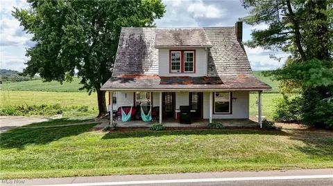 8050 Roswell Rd SW, Sherrodsville, OH 44675