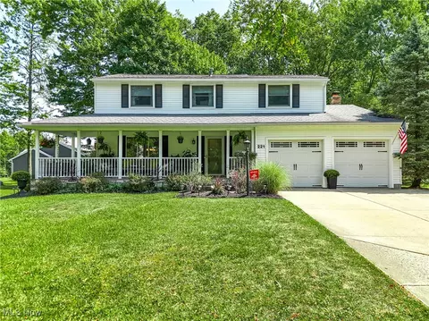 221 Broken Fence Dr, Medina, OH 44256