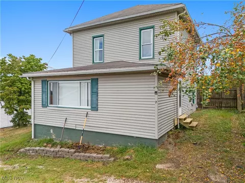 7 S Ohio St, Dellroy, OH 44620