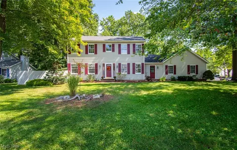 2424 Deerfield Dr, Ashtabula, OH 44004