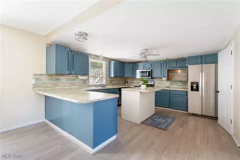 2424 Deerfield Dr, Ashtabula, OH 44004 photo 4