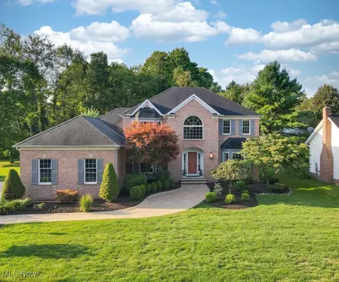 7782 Sunstone Dr, Brecksville, OH 44141