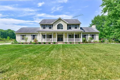 9875 Kennedy Ledge Rd, Garrettsville, OH 44231