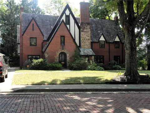 240 21st St NW, Canton, OH 44709