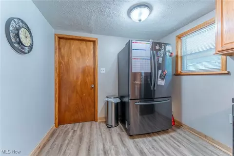 Entry Way - 41882 Blanche Ave, Elyria, OH 44035 photo 2 of 2