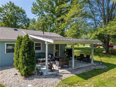 Exterior - 41882 Blanche Ave, Elyria, OH 44035 photo 3 of 4