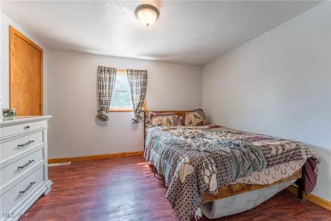 Bedroom - 41882 Blanche Ave, Elyria, OH 44035 photo 4 of 5