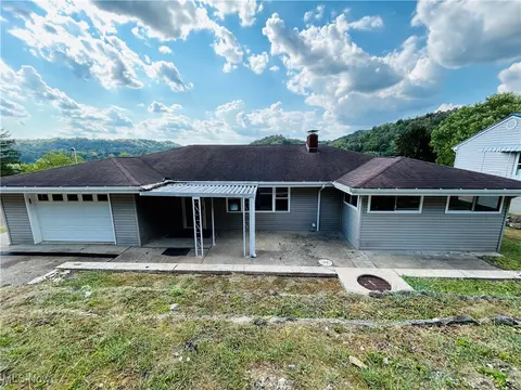 229 Taney Ave, Bellaire, OH 43906