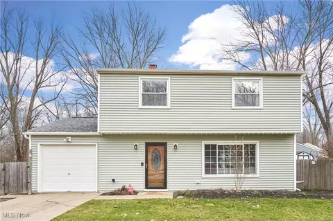 1129 Maple Ave, Madison, OH 44057
