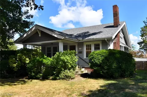15632 Munn Rd, Cleveland, OH 44111