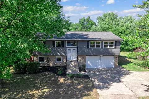 4069 Grafton Rd, Brunswick, OH 44212