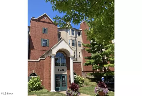 240 Fox Hollow Dr #202, Mayfield Heights, OH 44124