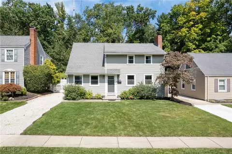 1441 Crest Ave, Cuyahoga Falls, OH 44223