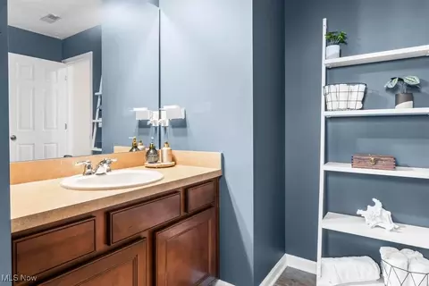 Bath - 3958 Randolph Dr, Lorain, OH 44053 photo 3 of 3