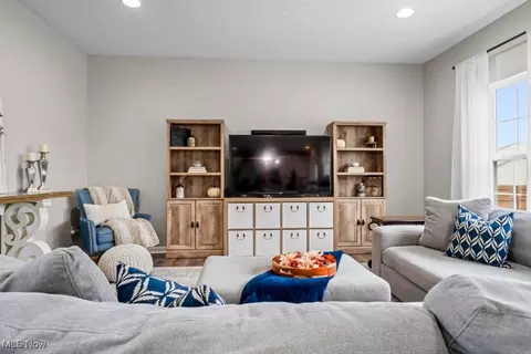 Living - 3958 Randolph Dr, Lorain, OH 44053 photo 2 of 2