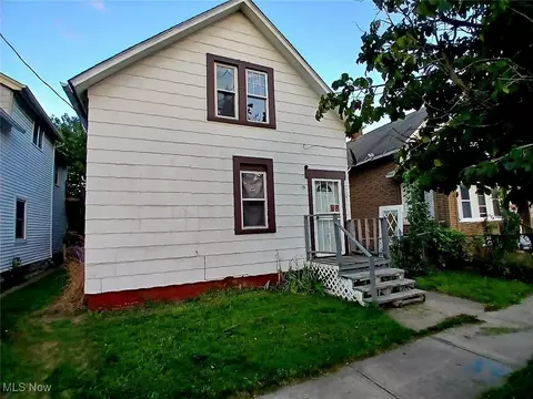 3281 W 44th St, Cleveland, OH 44109