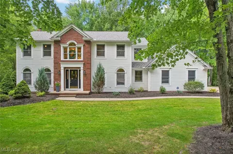 540 River Glen Dr, Aurora, OH 44202