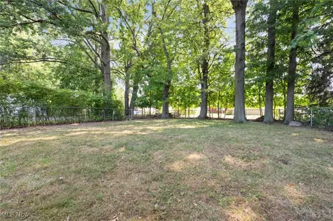 307 E 255th St, Euclid, OH 44132 photo 23