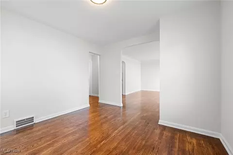 307 E 255th St, Euclid, OH 44132 photo 9