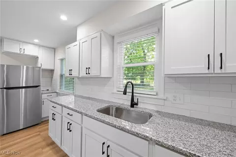 307 E 255th St, Euclid, OH 44132 photo 6